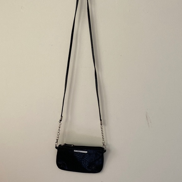 Kathy Van Zeeland Black Snakeskin Wristlet - Picture 2 of 5